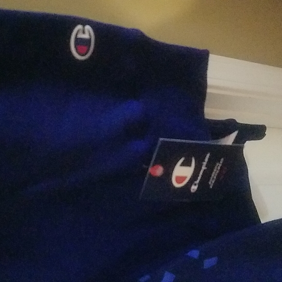 Two Champion Sweatshirts Size Medium - Picture 4 of 9